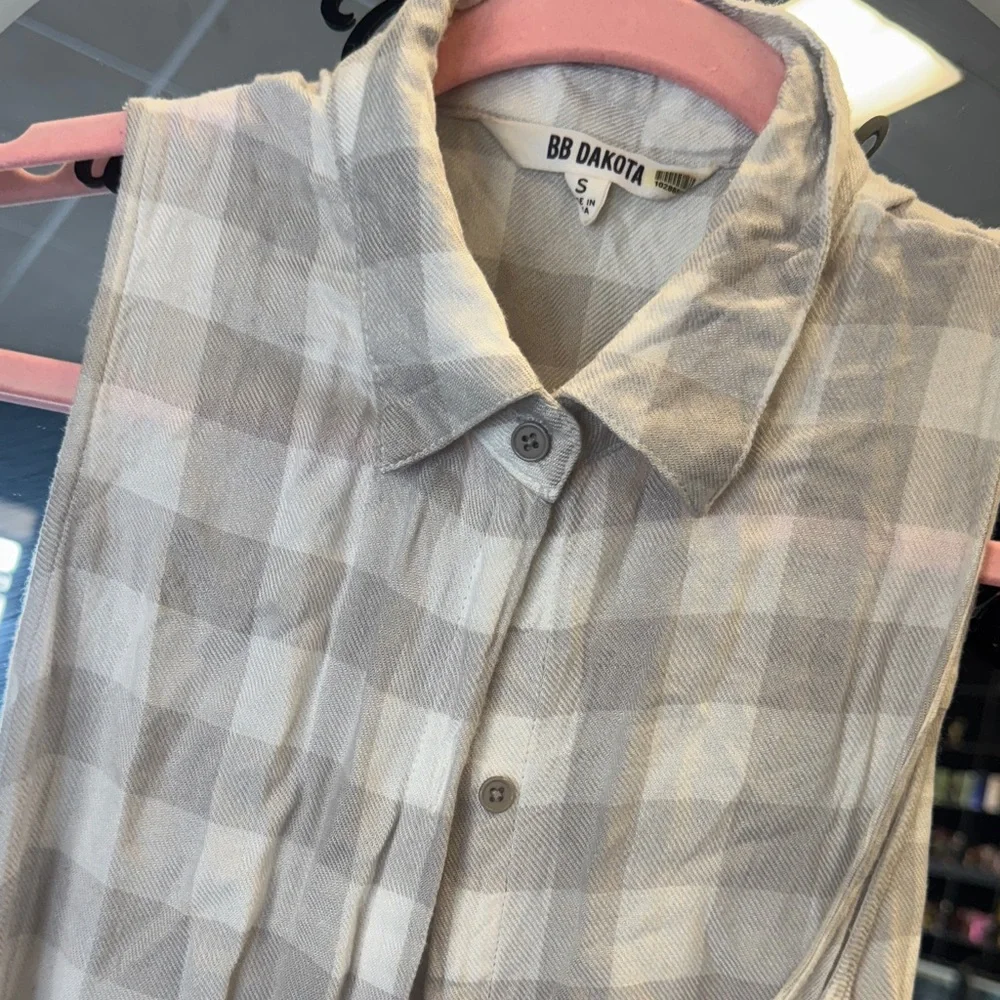 BB Dakota Gray Plaid Sleeveless Dress - Picture 2 of 3